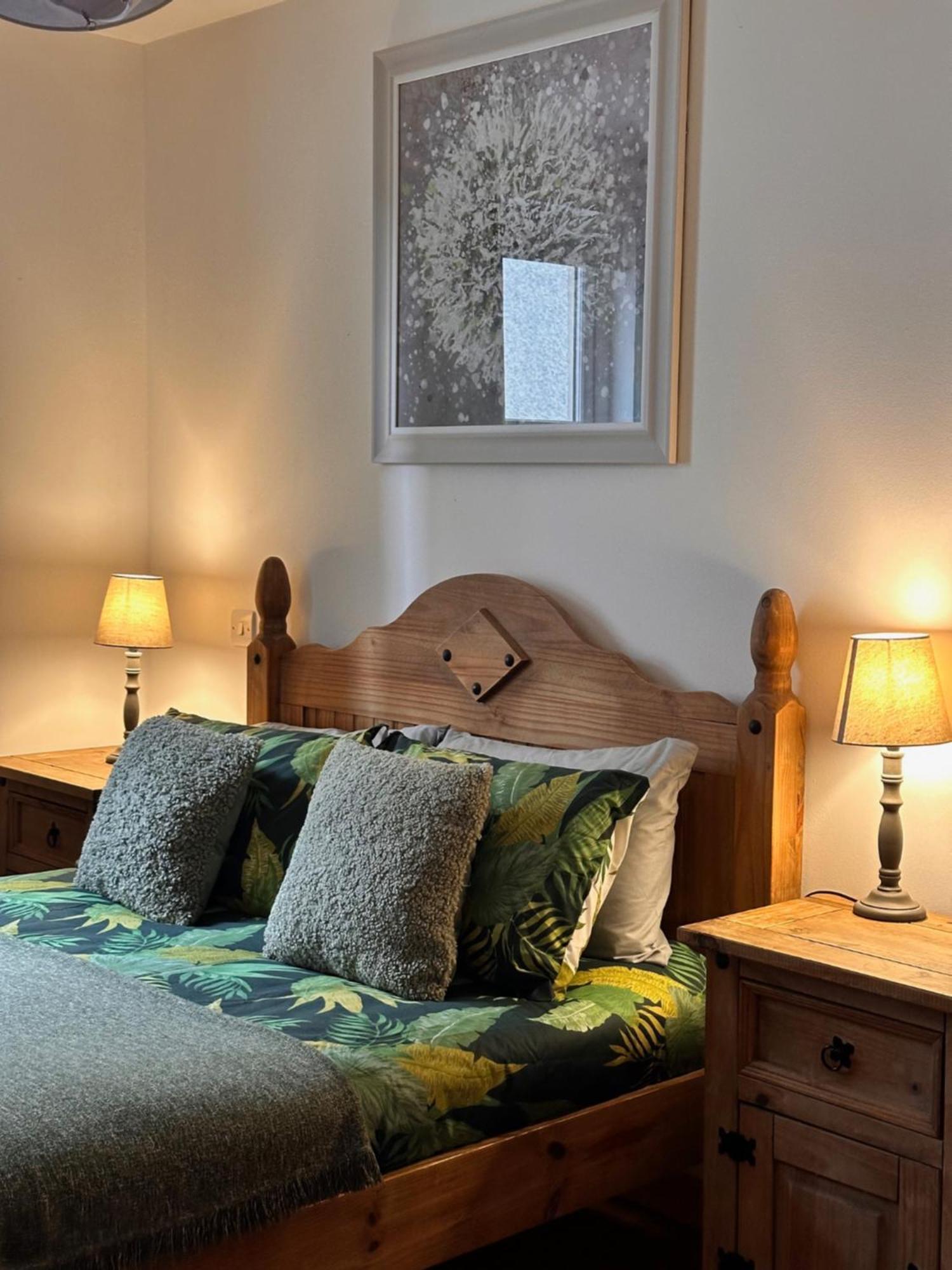 City Centre Apartment Next To Bus And Train Station Inverness Buitenkant foto